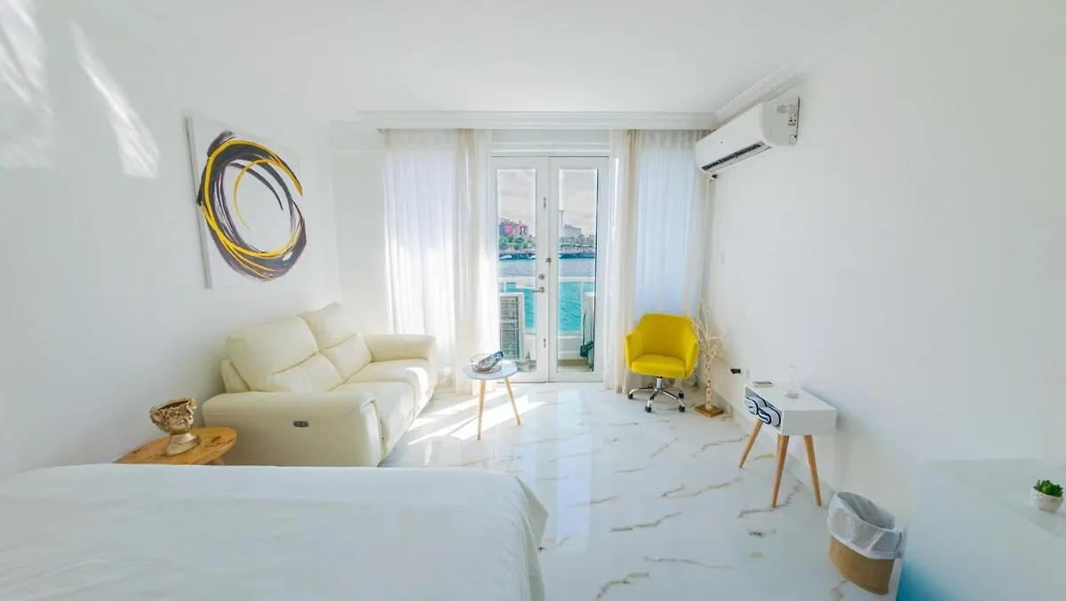 Water Side Studio King Bed With Pool サンジョアン アパート